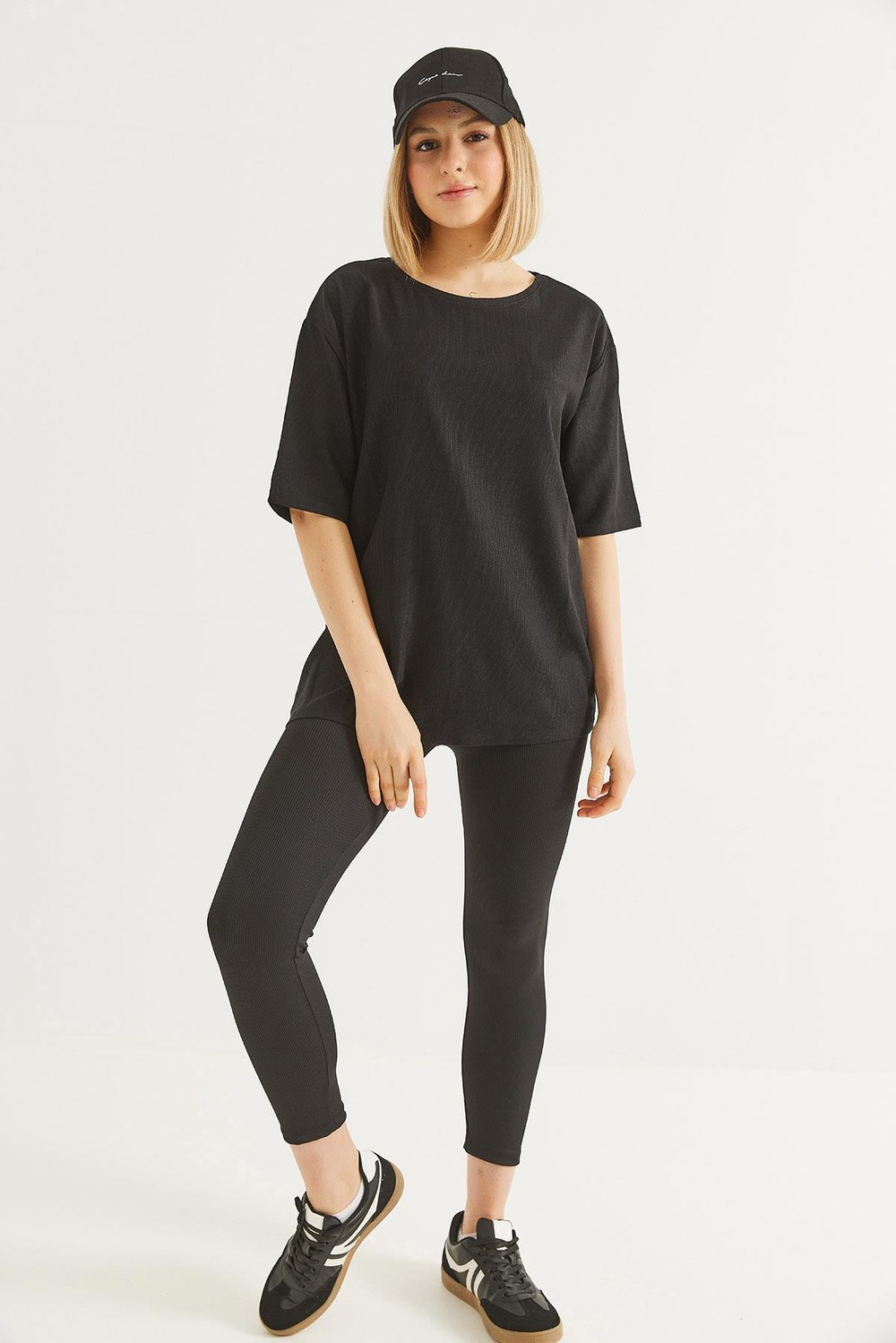 Bisiklet Yaka  Kısa Kol Basic Tshirt Siyah