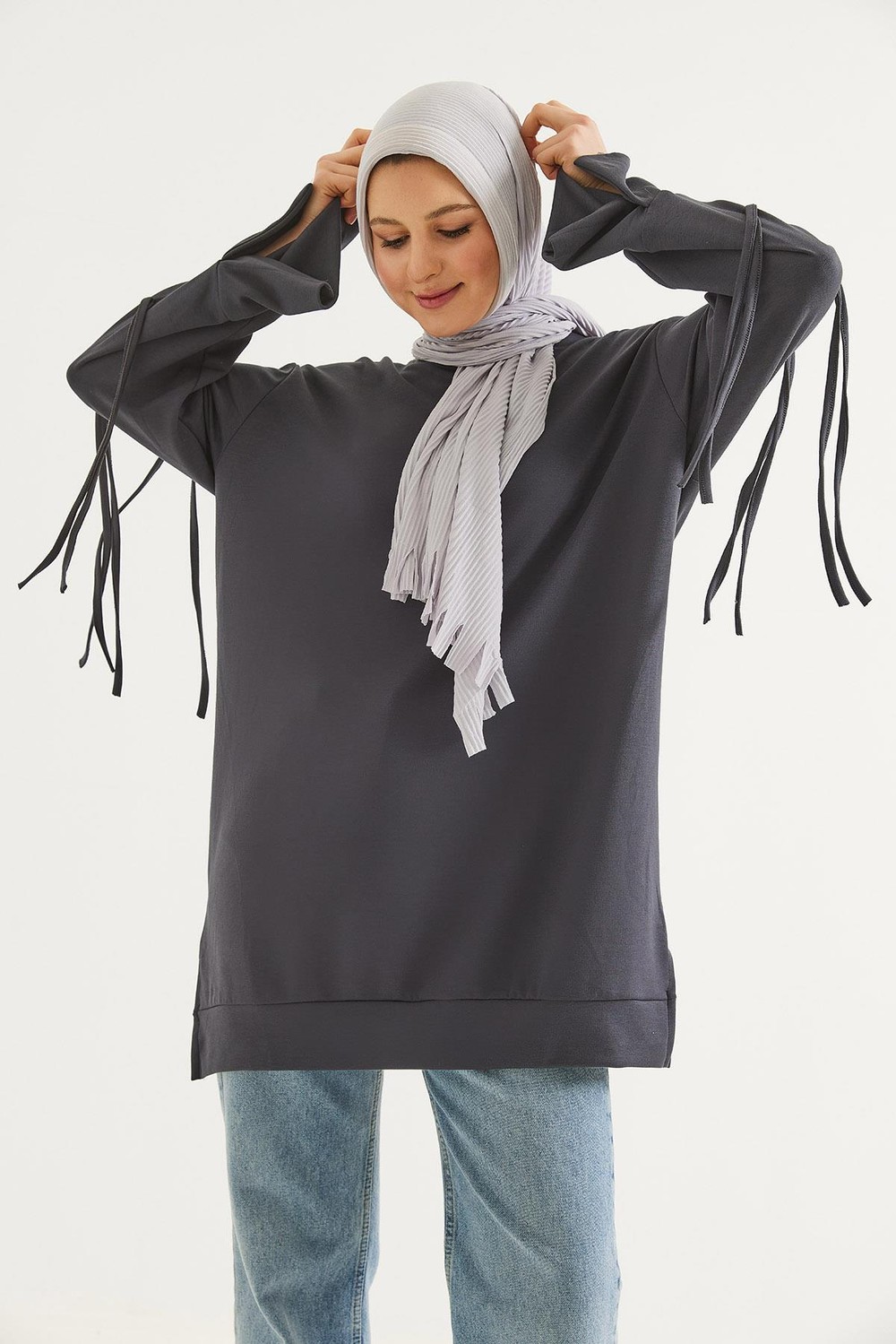 Kolları Bağcık Detaylı Tunik Füme