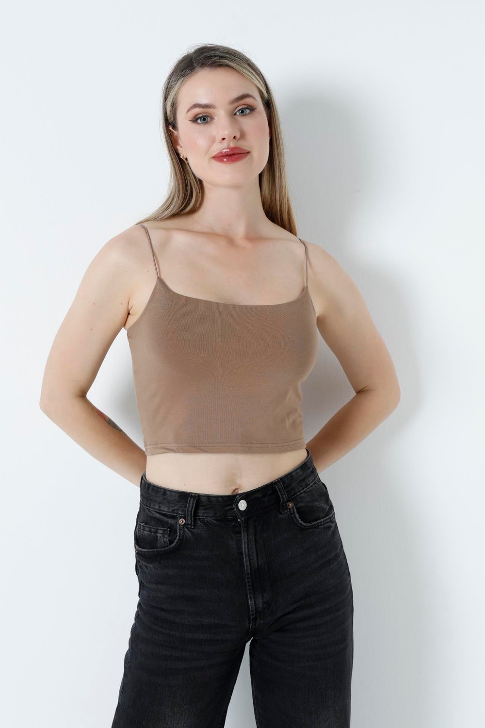 İp Askılı Crop Bluz Kahverengi