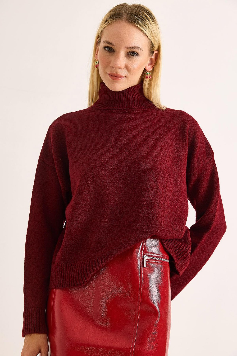 Kadın Oversize Boğazlı Kazak Bordo