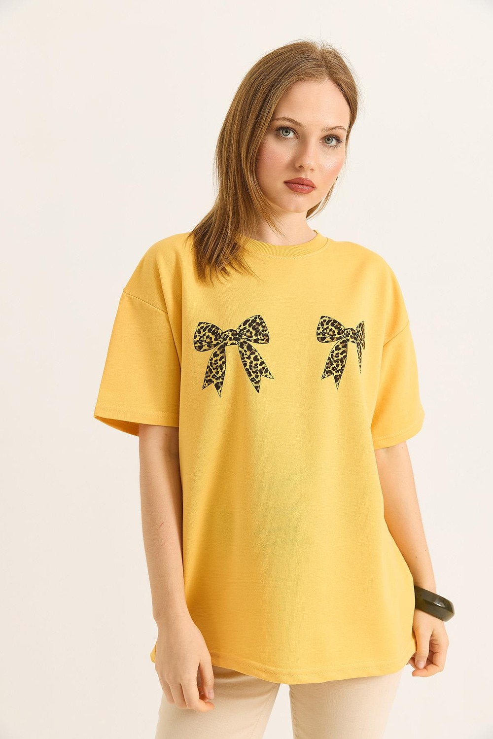 Kurdele Baskı Detaylı Basic TShirt  Sarı