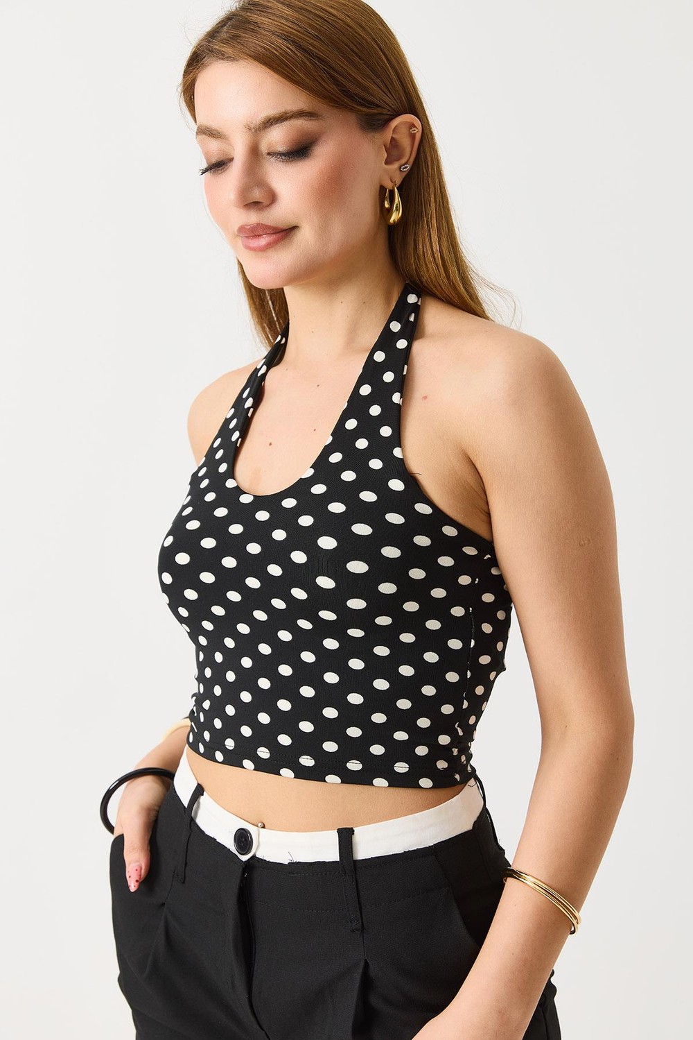Kadın Boyundan Askılı Puantiyeli Crop Bluz Siyah