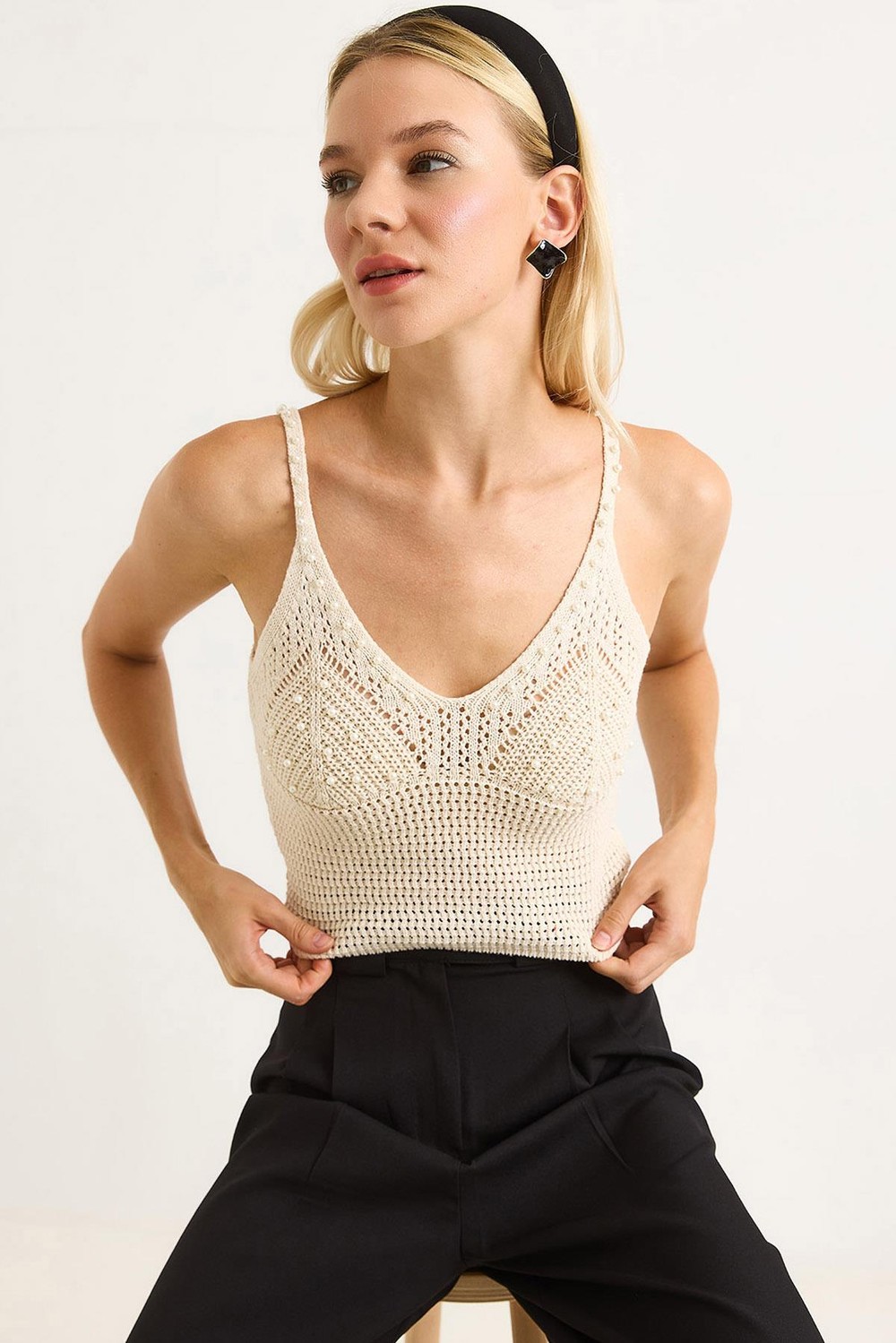 Örgülü Triko Askılı Crop Bluz