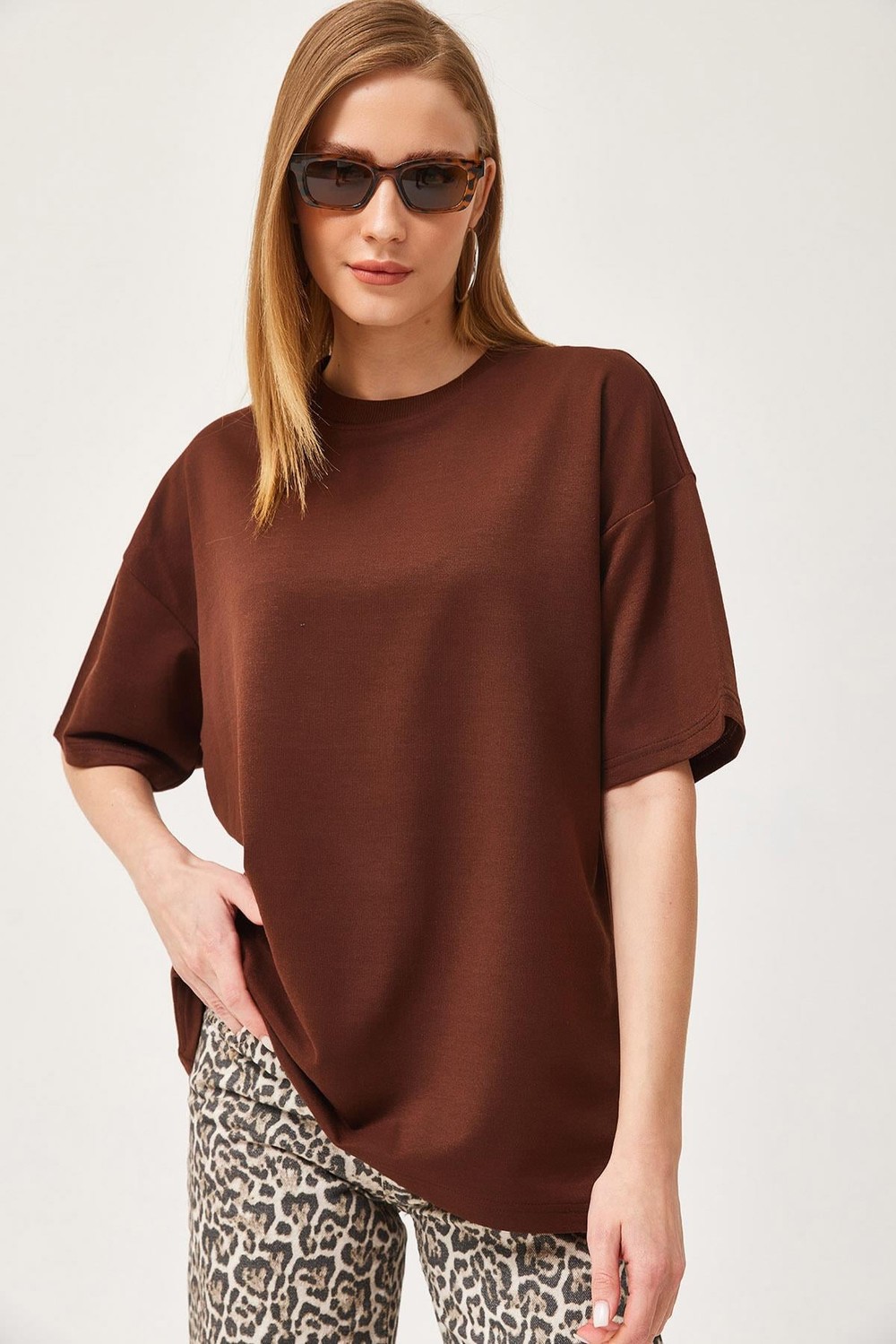 Basic Bisiklet Yaka Tshirt Kahverengi