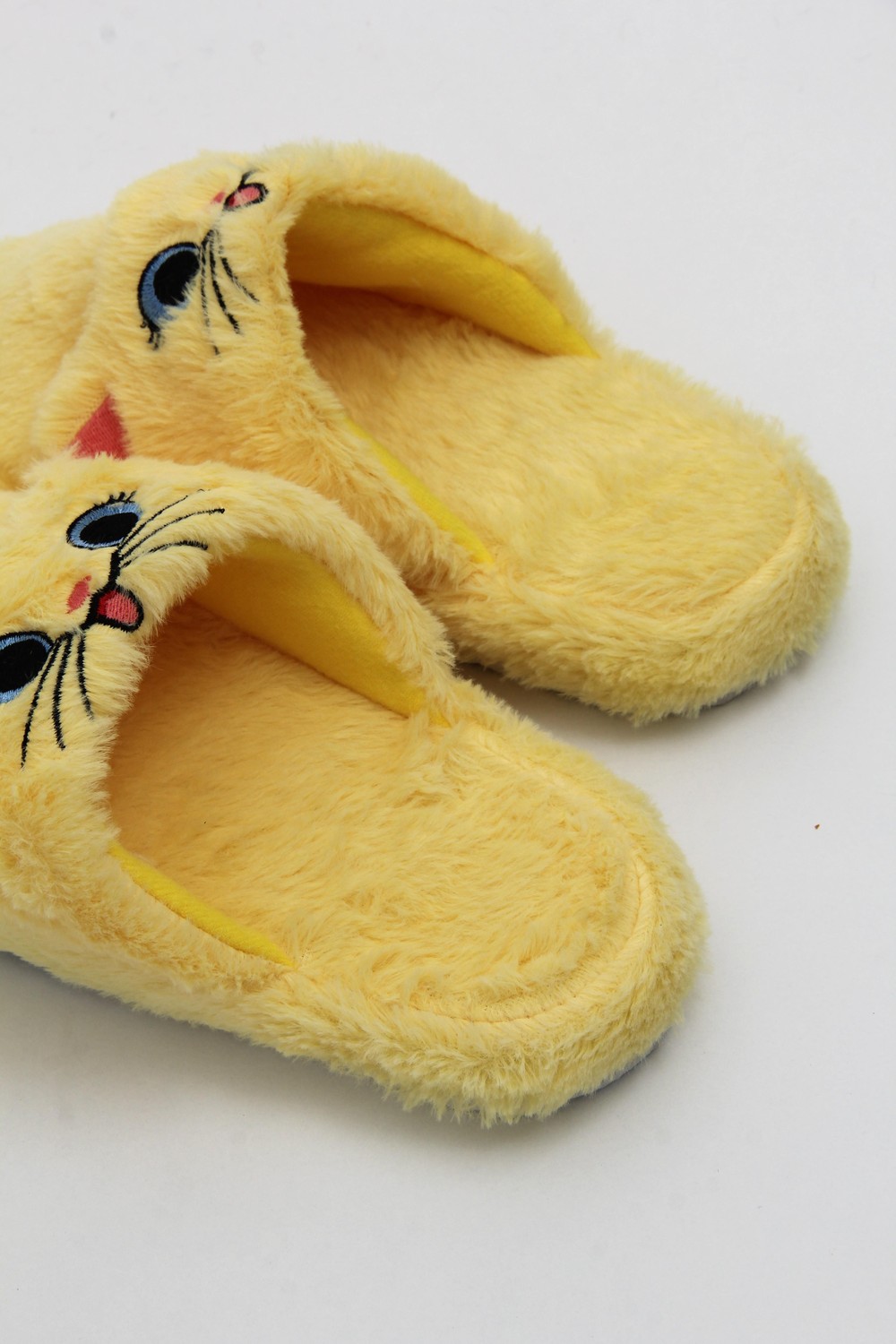 Önü Kapalı Tweety Model Ev Terliği Sarı