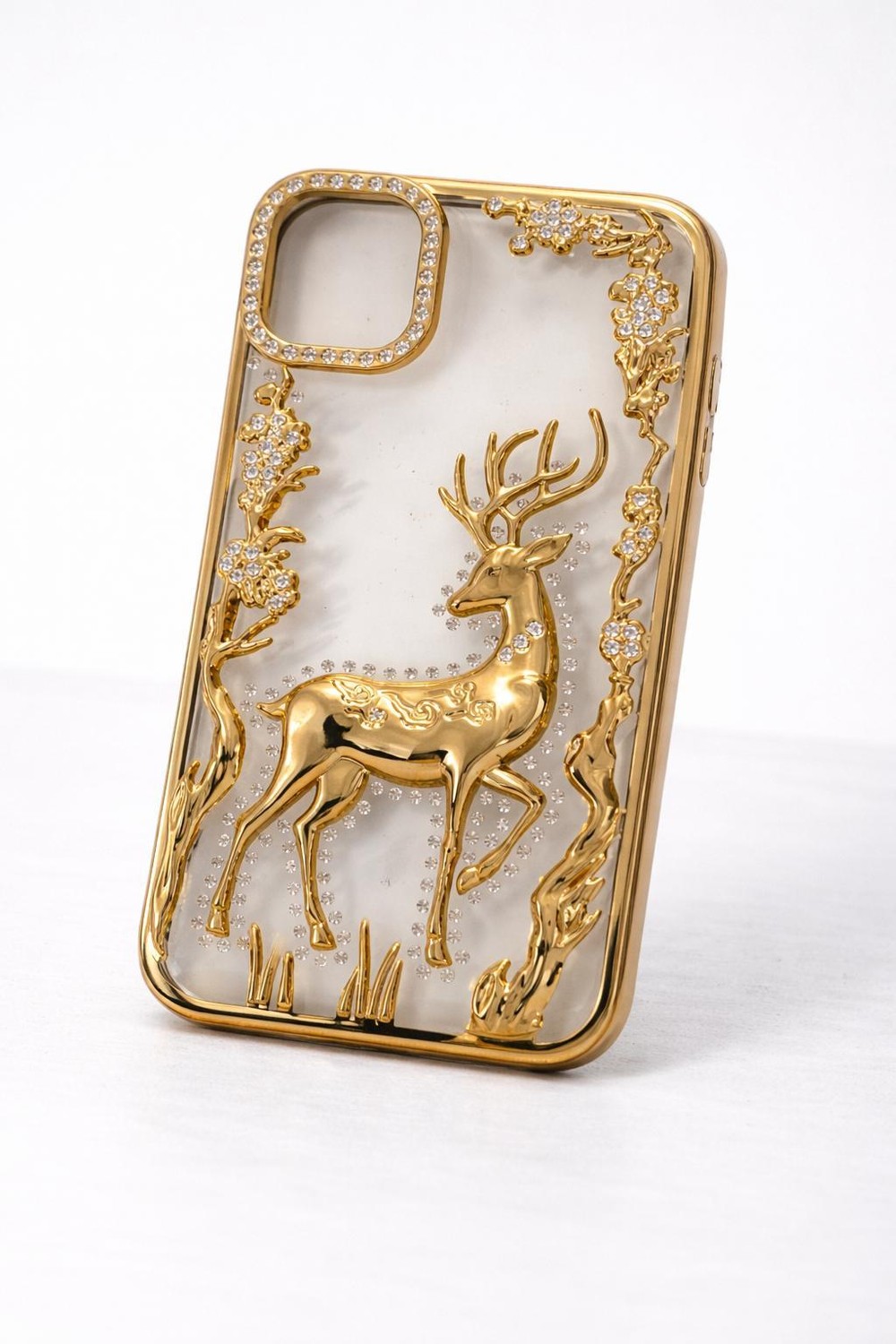 İphone 15 Uyumlu Geyik ve Çiçek Kabartmalı Kılıf Gold