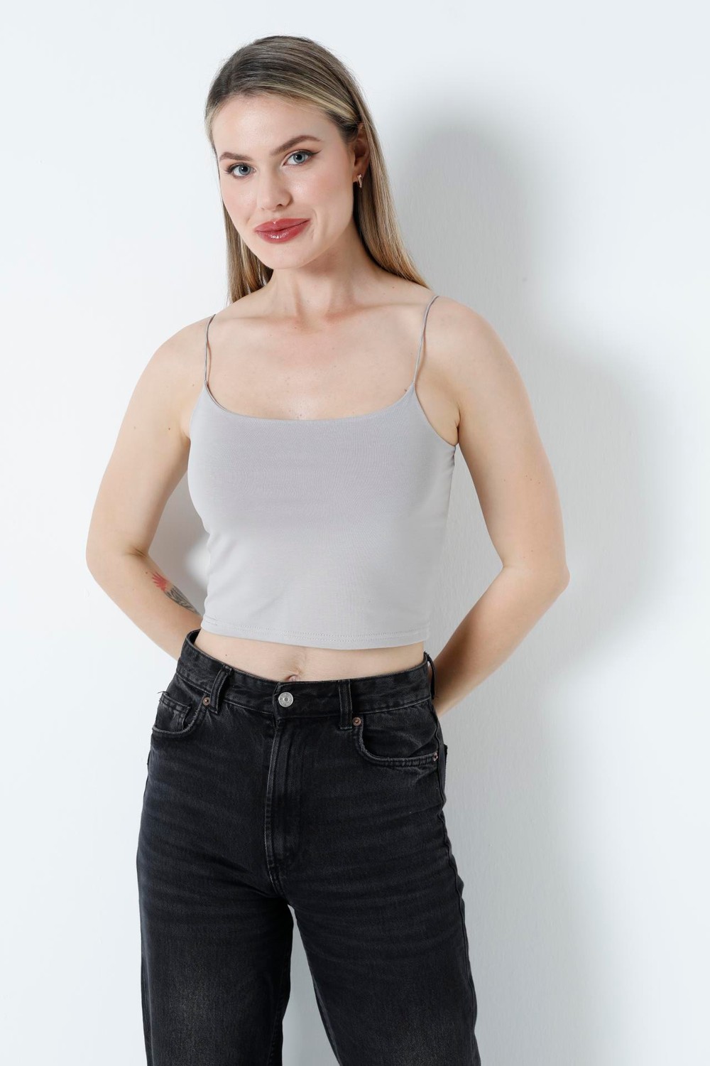 İp Askılı Crop Bluz Gri
