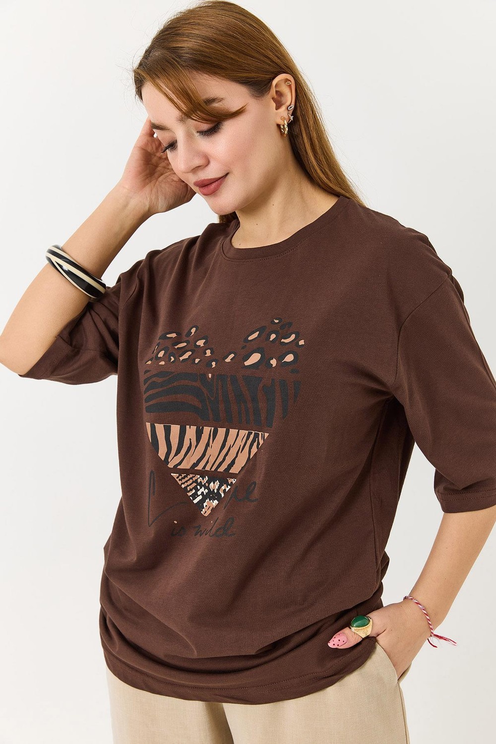 Kadın Kalp Baskılı Bisiklet Yaka Tshirt Kahverengi