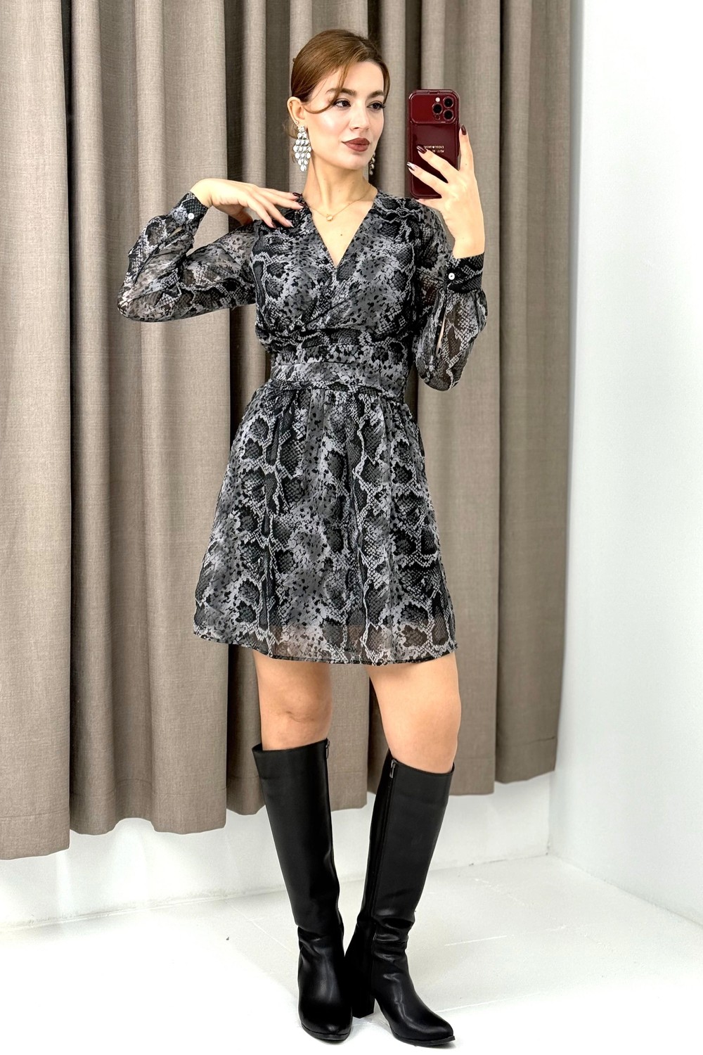 Astarlı Kruvaze Yaka Özel Tasarım Şifon Elbise Füme