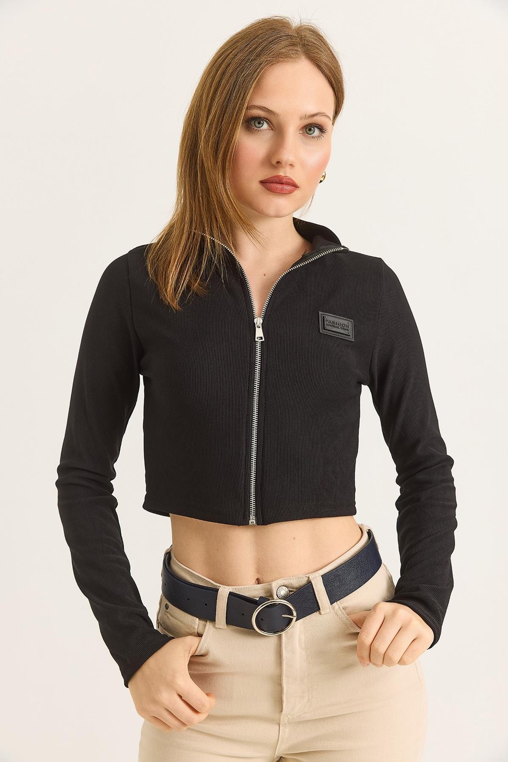 Dik Yaka Fermuarlı Crop Bluz Siyah