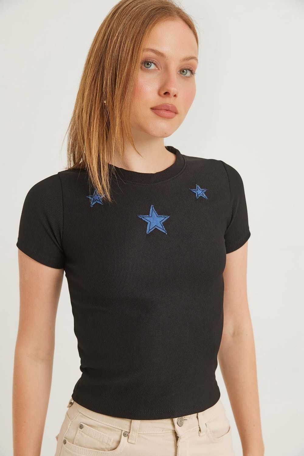 Yıldız Detaylı Fitilli Kısa Kollu Crop Bluz Siyah
