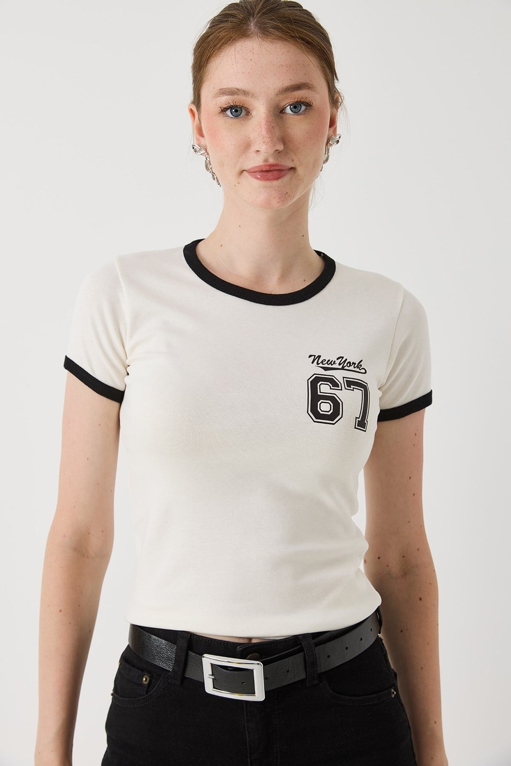 Kadın Dar Kesim Baskılı Kısa Kollu Tshirt Ekru