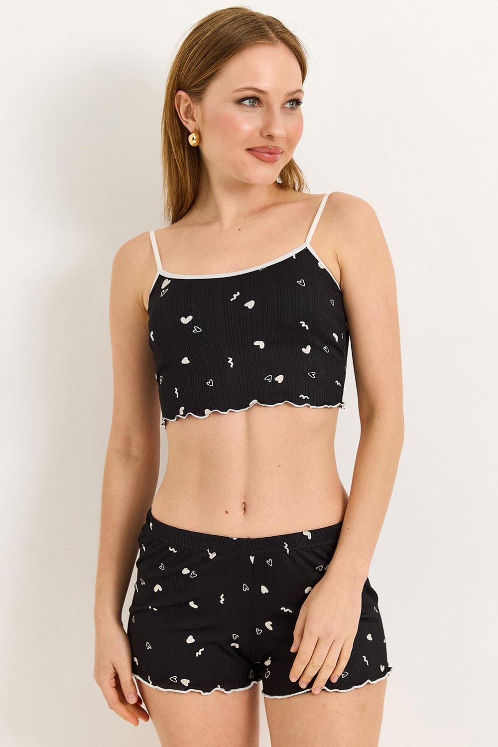 Croplu Kalp Baskılı Rahat Pijama Takımı Sİyah