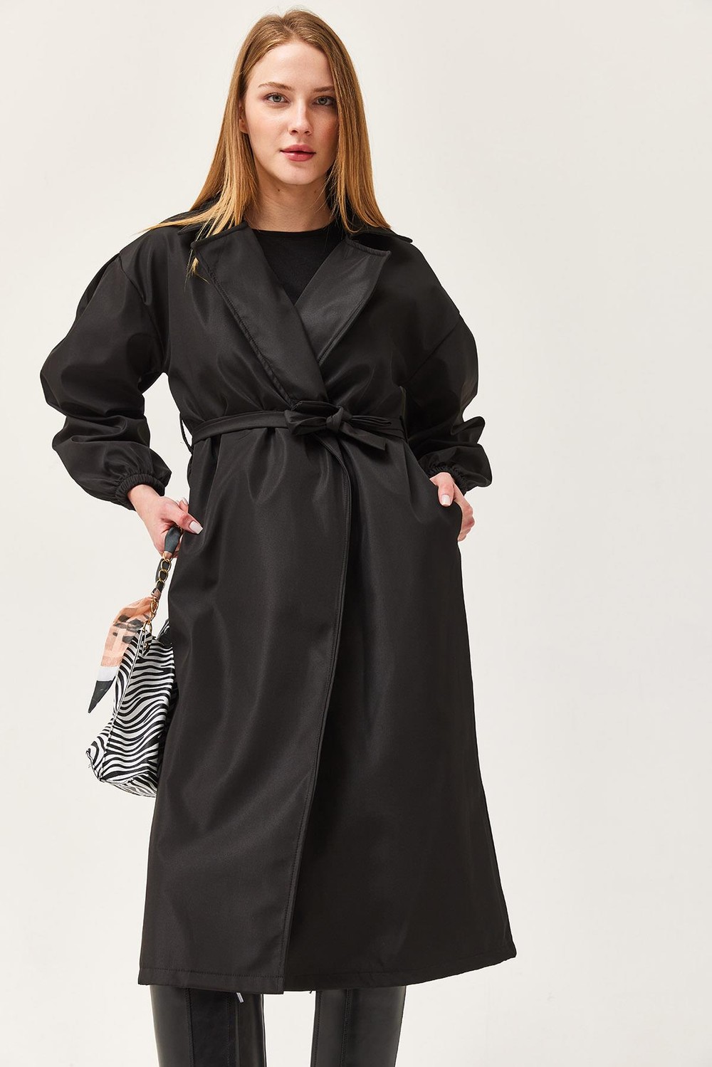 Bel Kuşaklı Oversize Trençkot Siyah