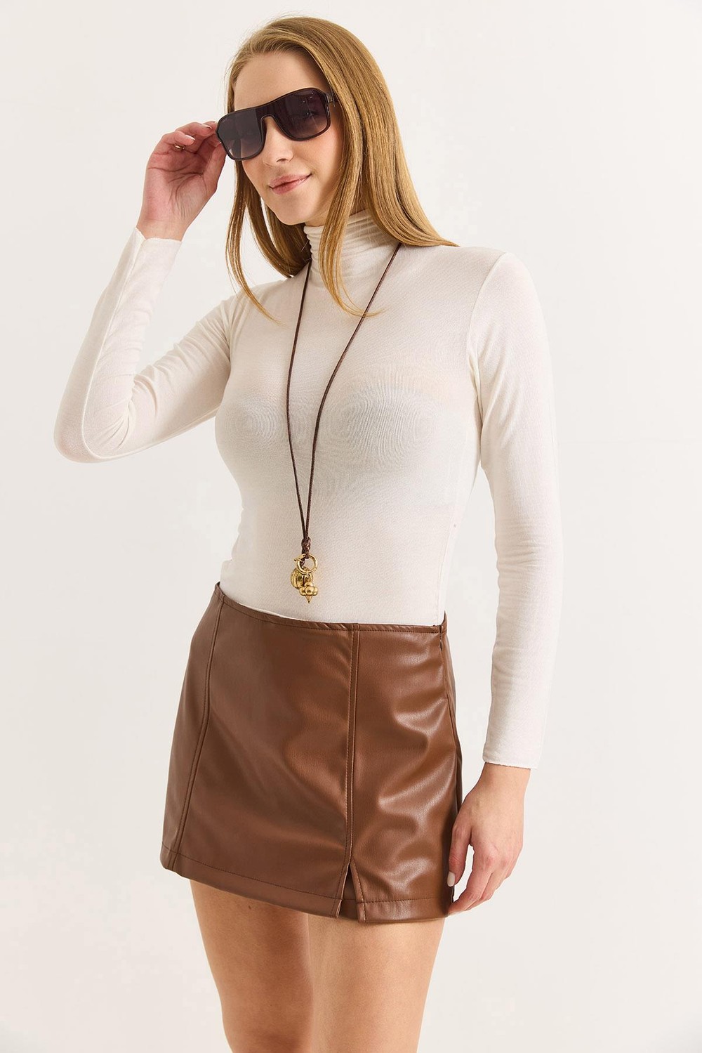 Kadın Suni Deri  Dikiş Detaylı Mini Şortlu Etek Taba