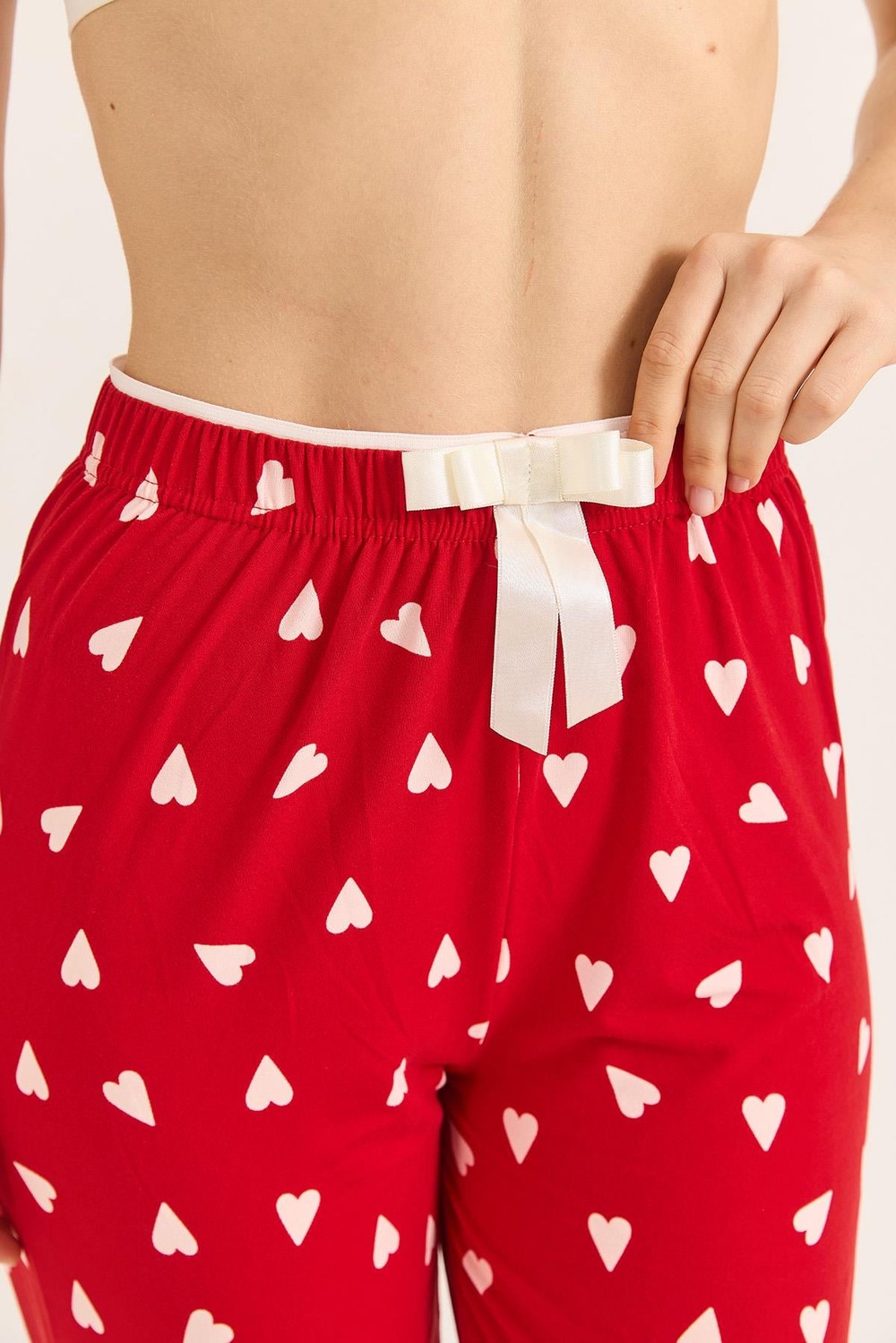 Beli Lastikli Beyaz Kalpli Pijama Altı