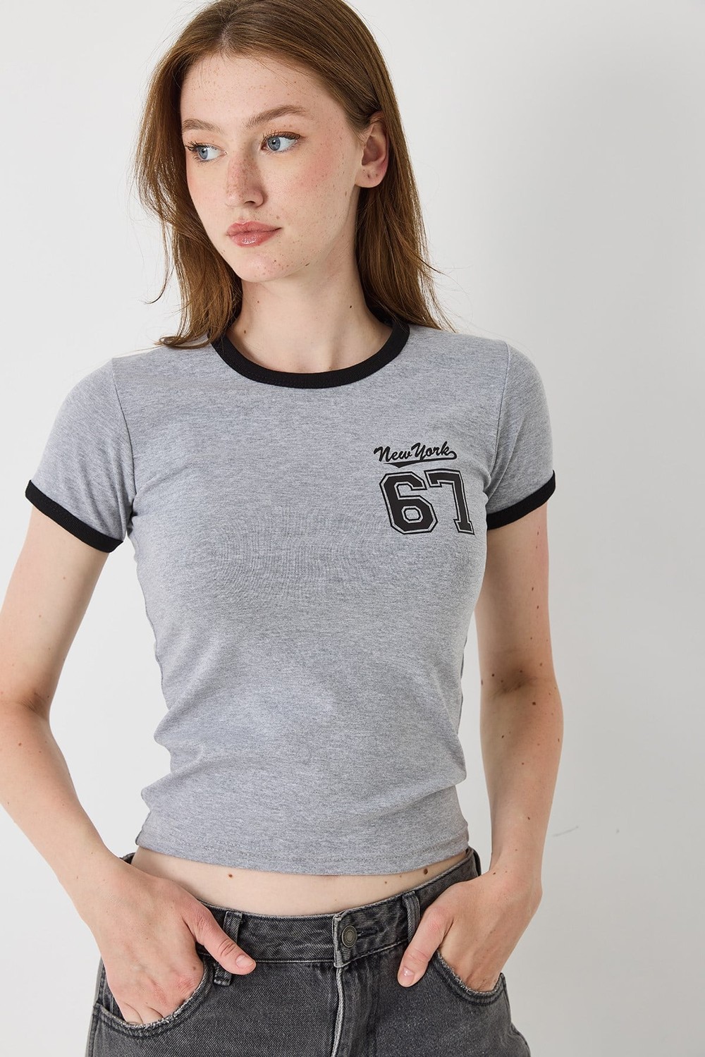 Kadın Dar Kesim Baskılı Kısa Kollu Tshirt Gri