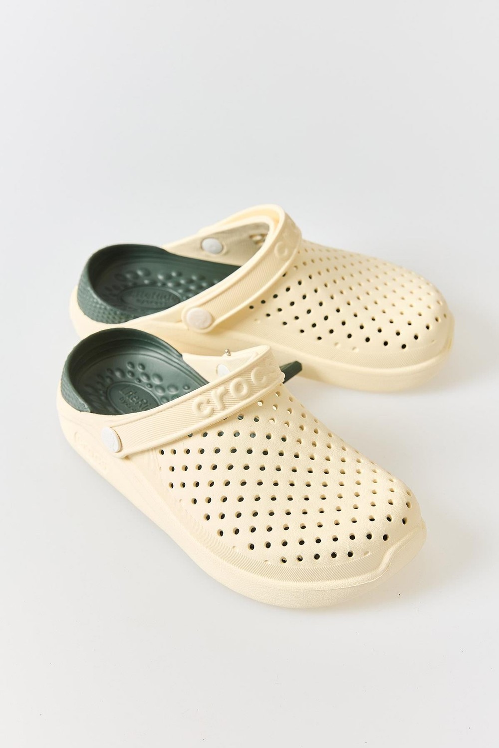 Kadın Islak Zemin Önü Kapalı Terlik Krem