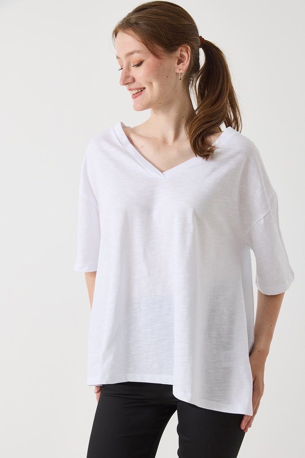 Kadın V Yaka Oversize Salaş Tshirt Beyaz