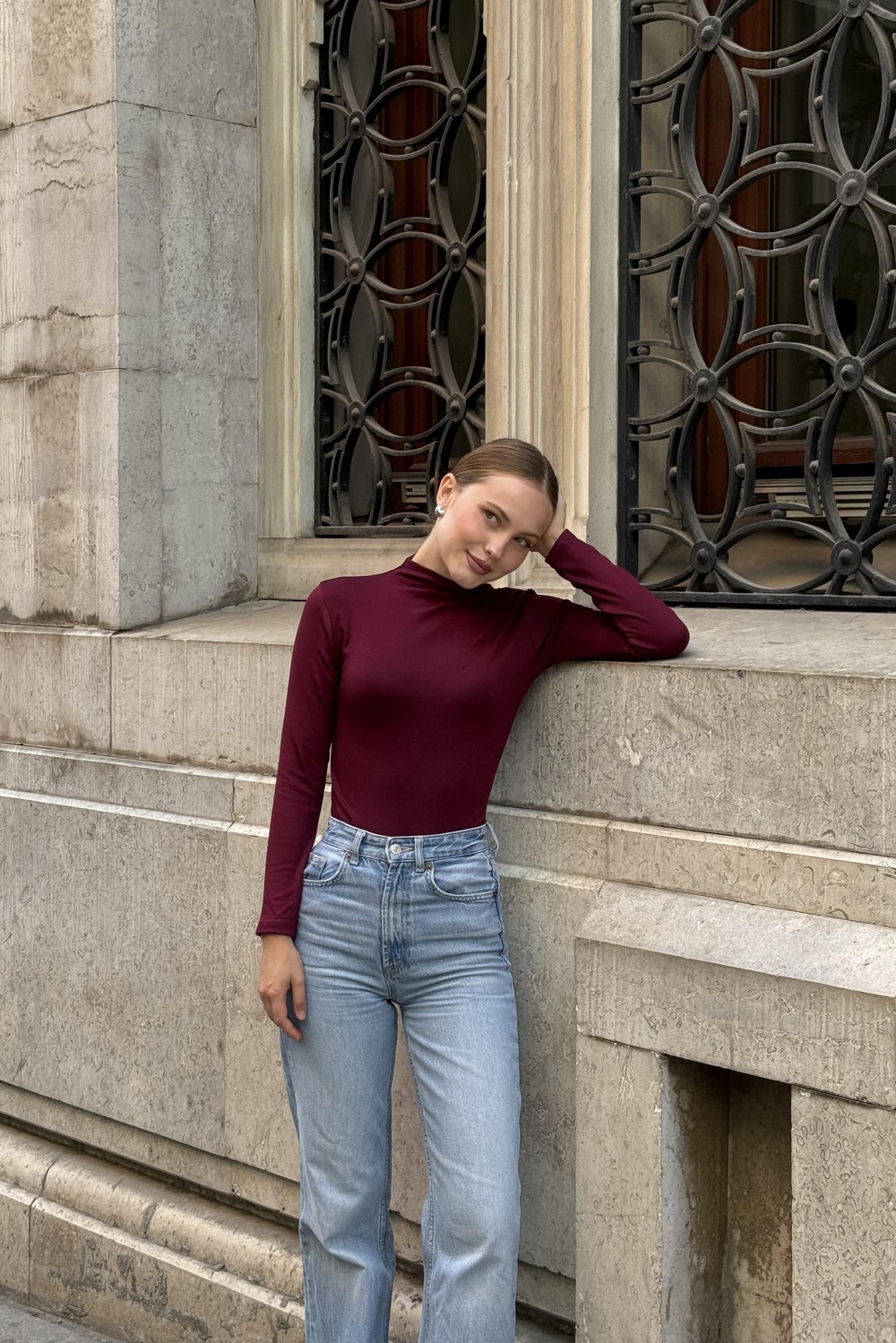 Vücuda Oturan Uzun Kollu Dik Yaka Fitilli Esnek Örme Bluz Bordo
