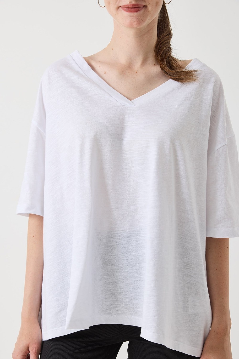 Kadın V Yaka Oversize Salaş Tshirt Beyaz