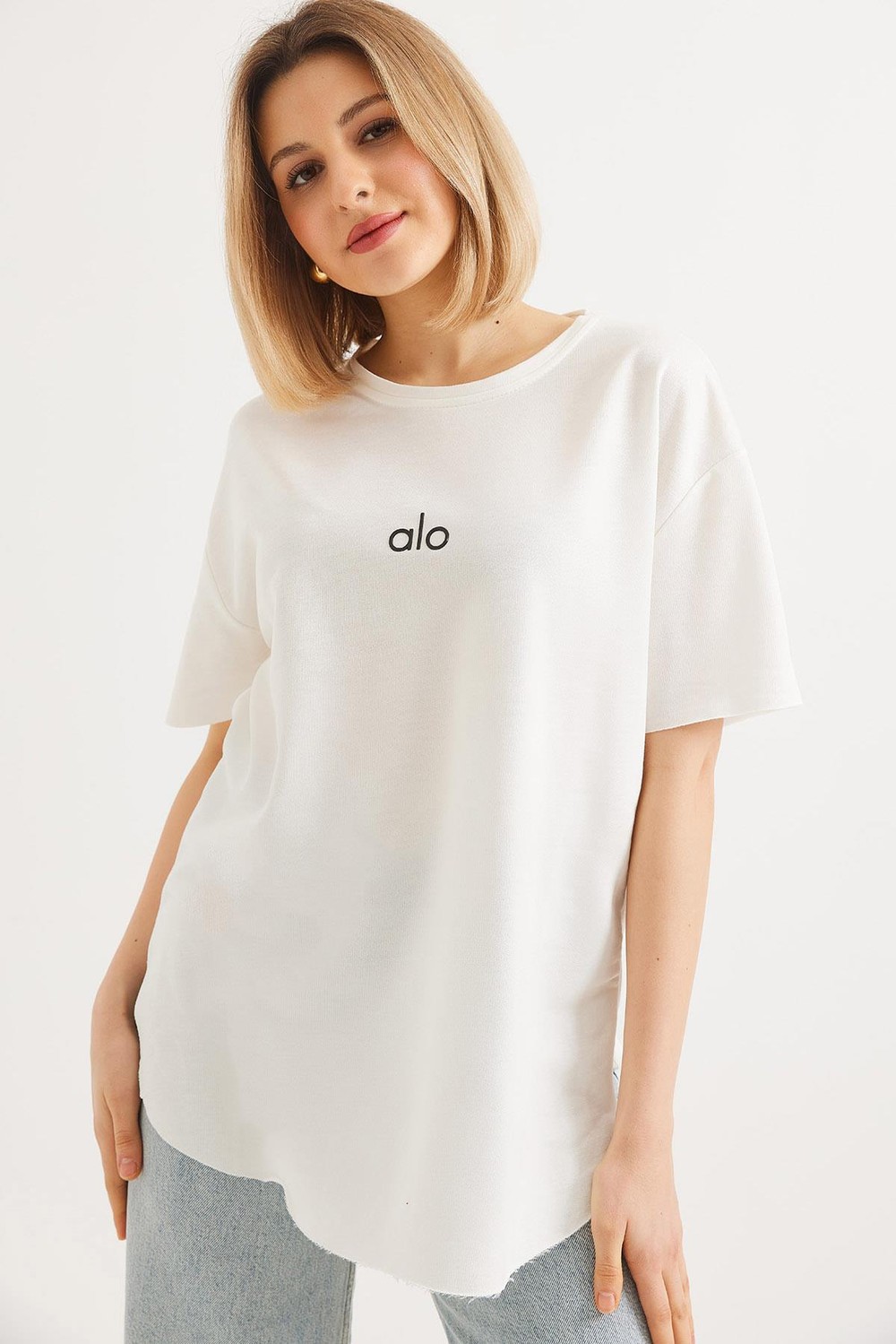 Eteği Oval Kesim Bisiklet Yaka Tshirt  Beyaz