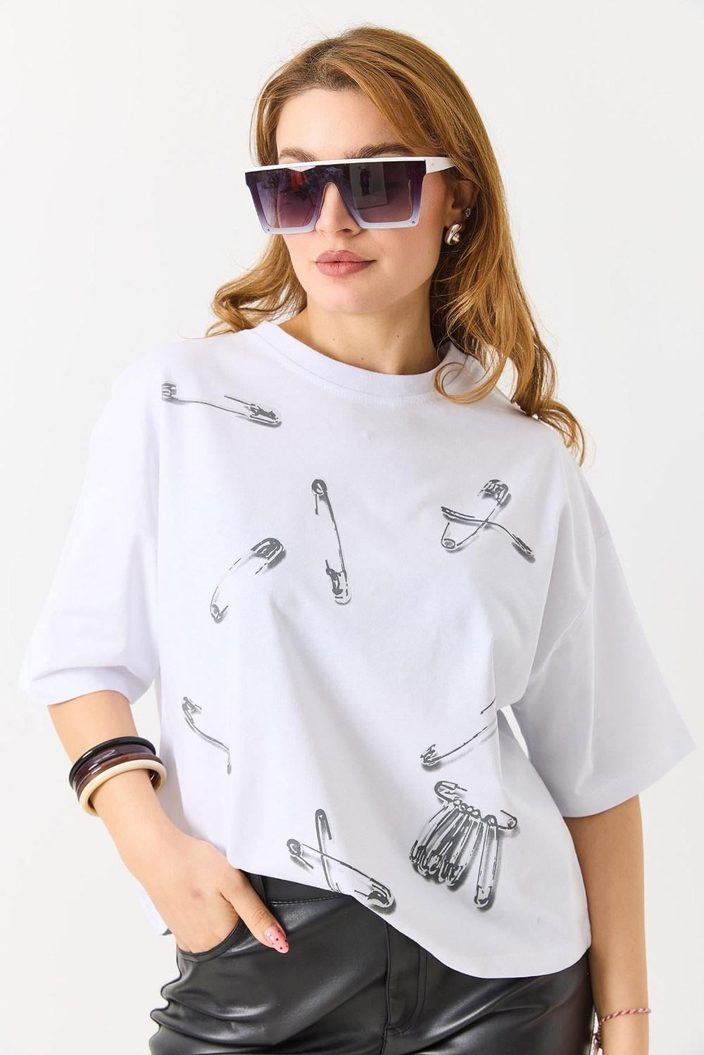 Kadın Ataş Baskılı Kısa Kollu Tshirt Beyaz