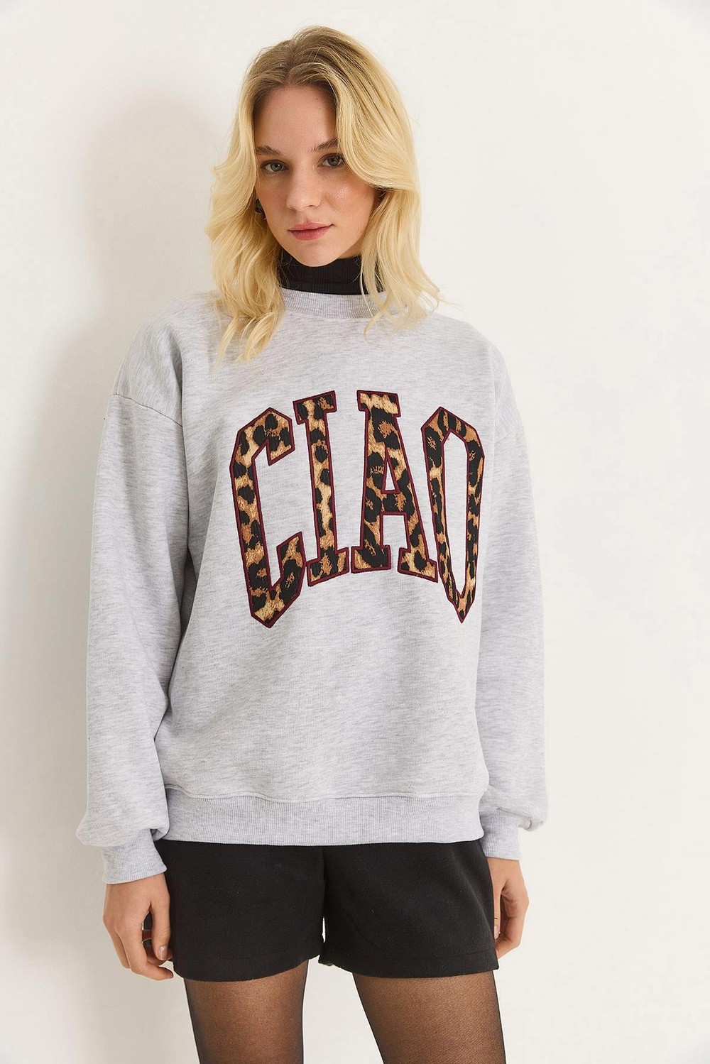 Kadın Üç İplik Leopar Baskılı Sweatshirt Gri