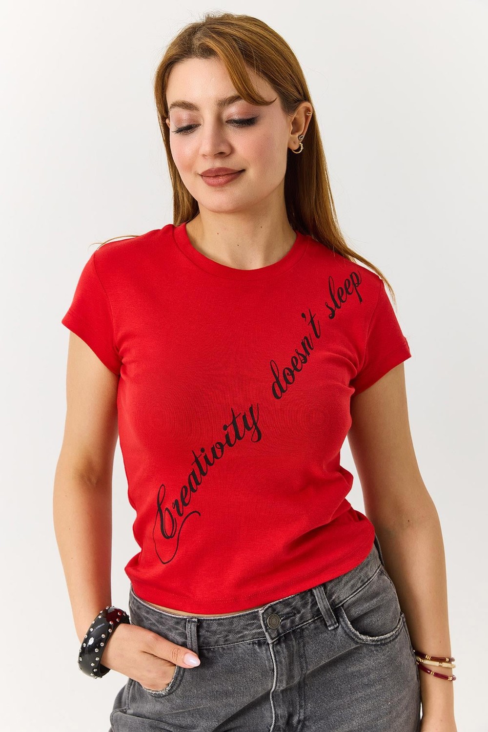 Kadın Yazı Baskılı Bisiklet Yaka Basic Tshirt Kırmızı