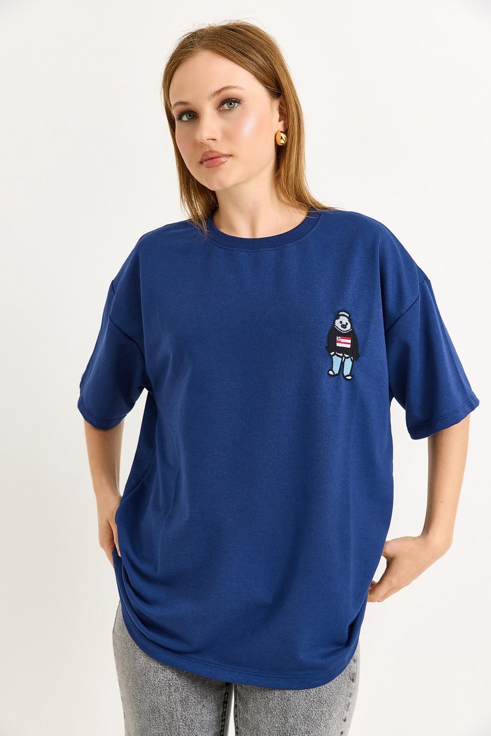 Nakışlı Bisiklet Yaka Tshirt  Lacivert