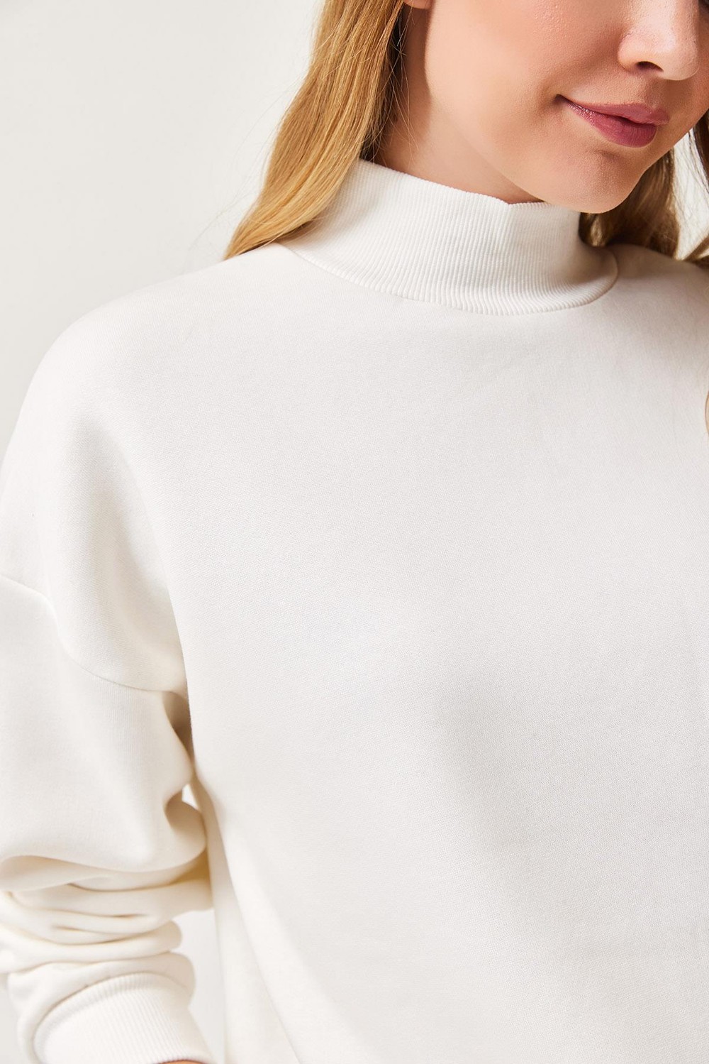 Balıkçı Yaka Şardonlu 3 ip Örme Sweatshirt Beyaz
