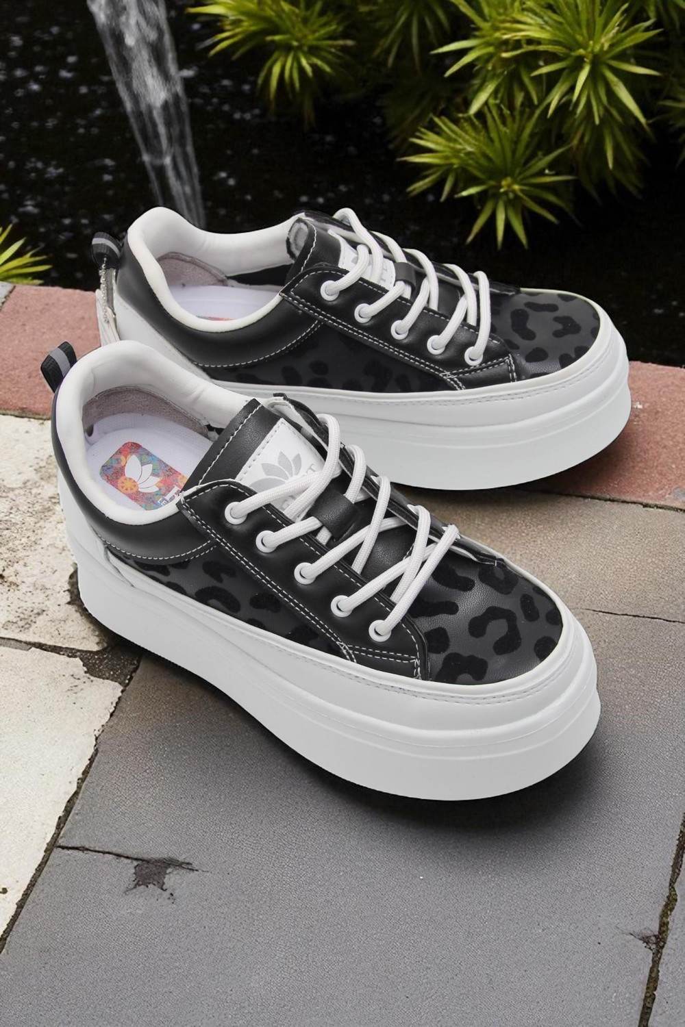 Leopar Desen Yüksek Taban Spor Ayakkabı 