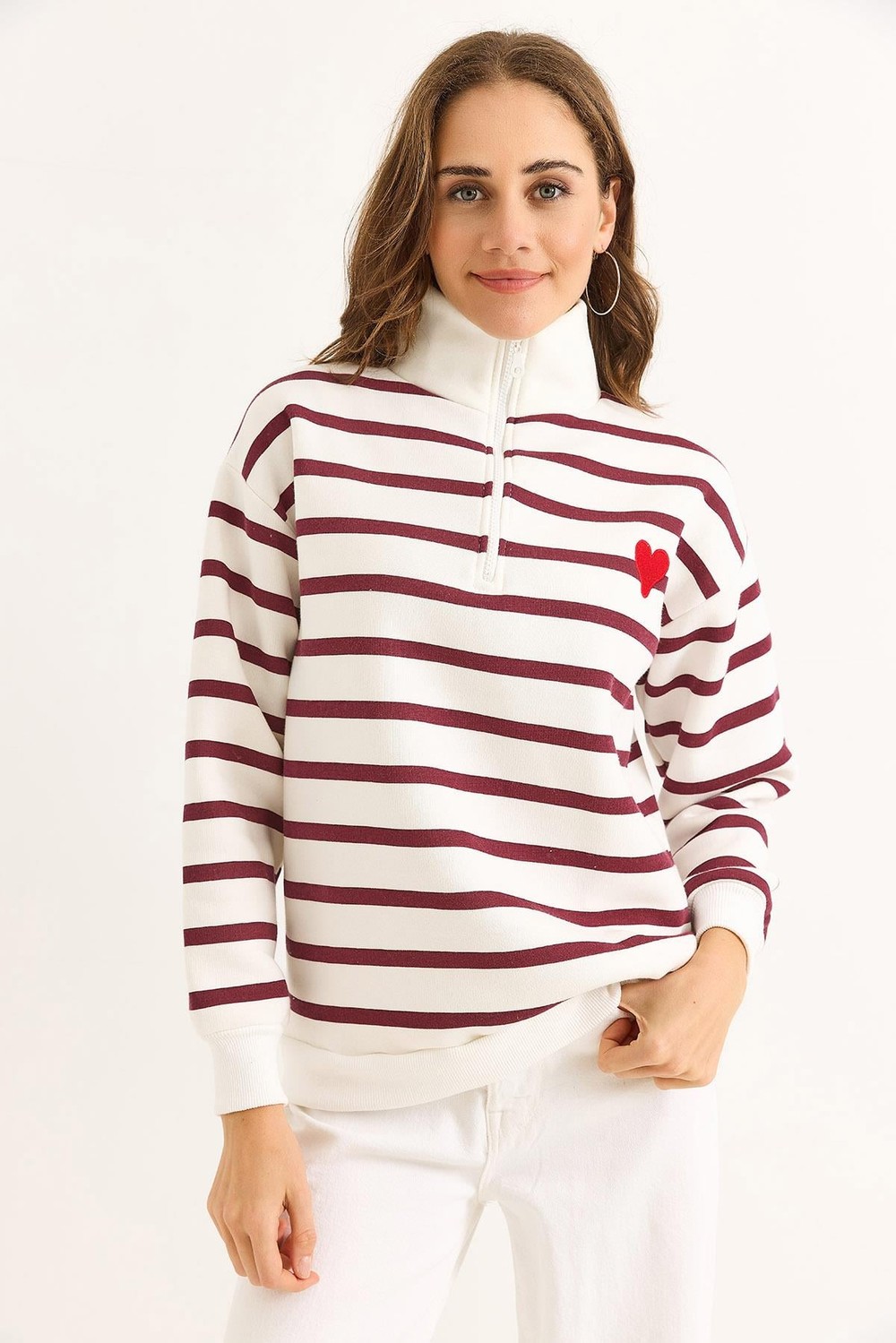 Kadın Oversize Çizgili Kalp Nakışlı Fermuarlı Sweatshirt Bordo