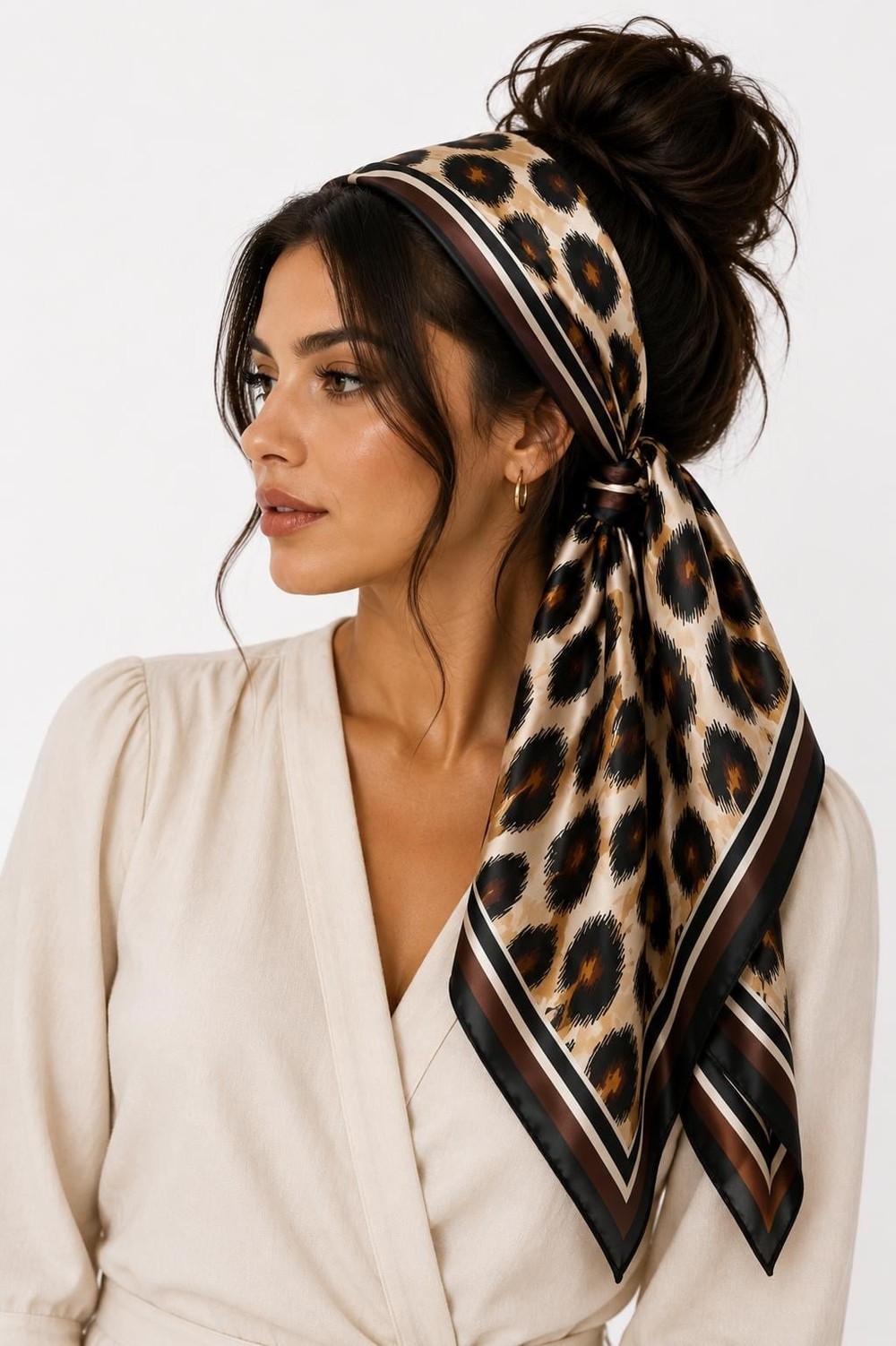 Desenli 45X45 Ölçülü Fular Leopar
