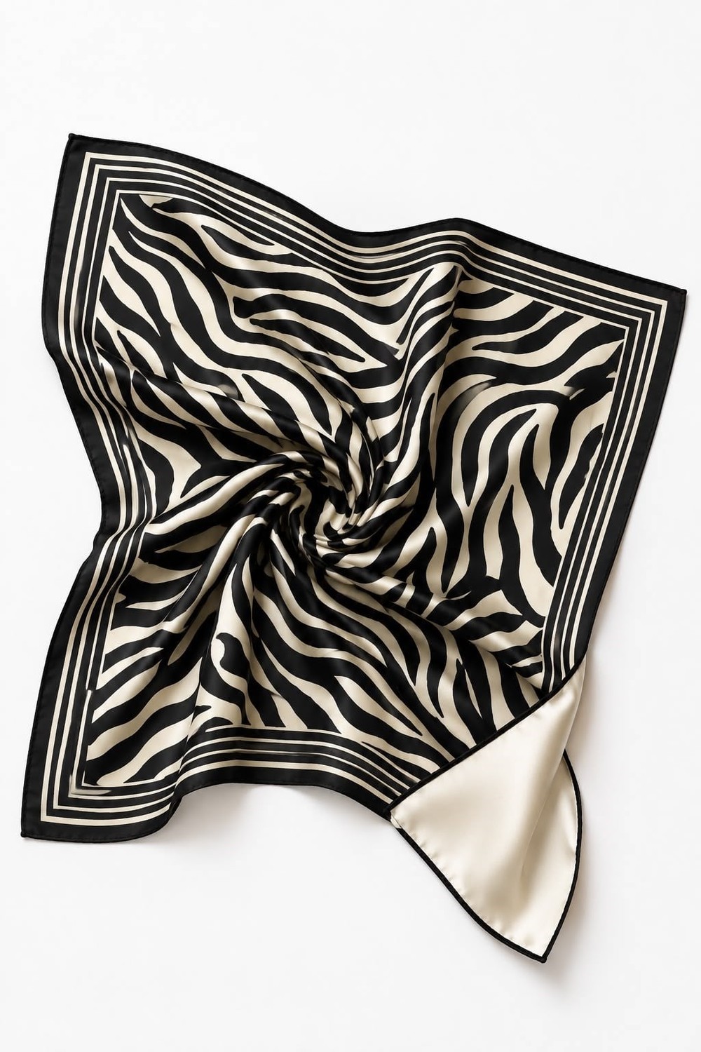 Kadın 45X45 Ölçülü Zebra Desenli Fular Siyah Beyaz