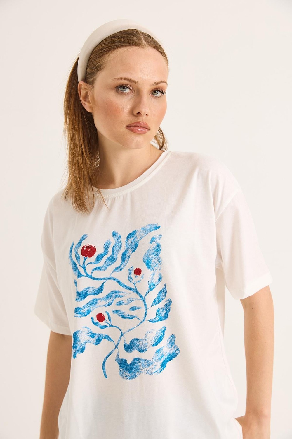 Yumuşak Dokulu Etnik Baskılı Fit Tshirt Beyaz