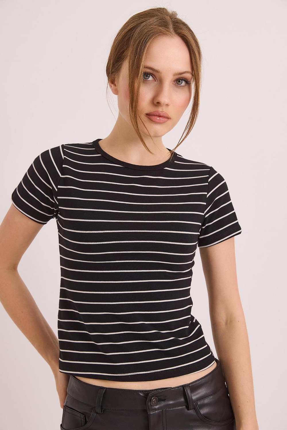 Kısa Kol Likralı Kompak Çizgili Tshirt Siyah
