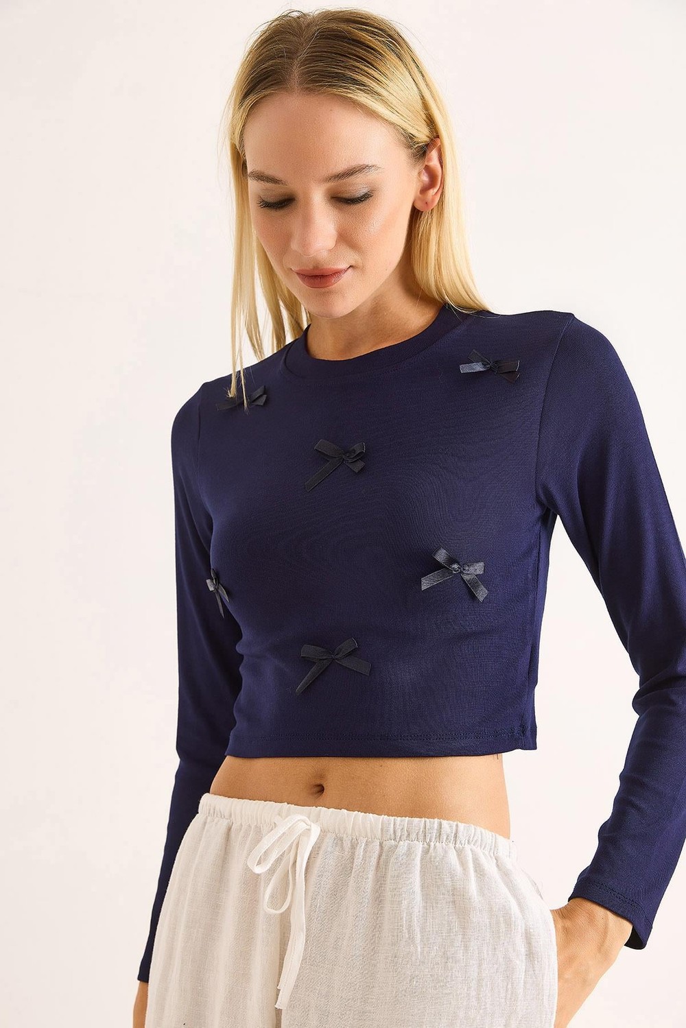 Kadın Kurdeleli Uzun Kollu Crop Bluz Lacivert