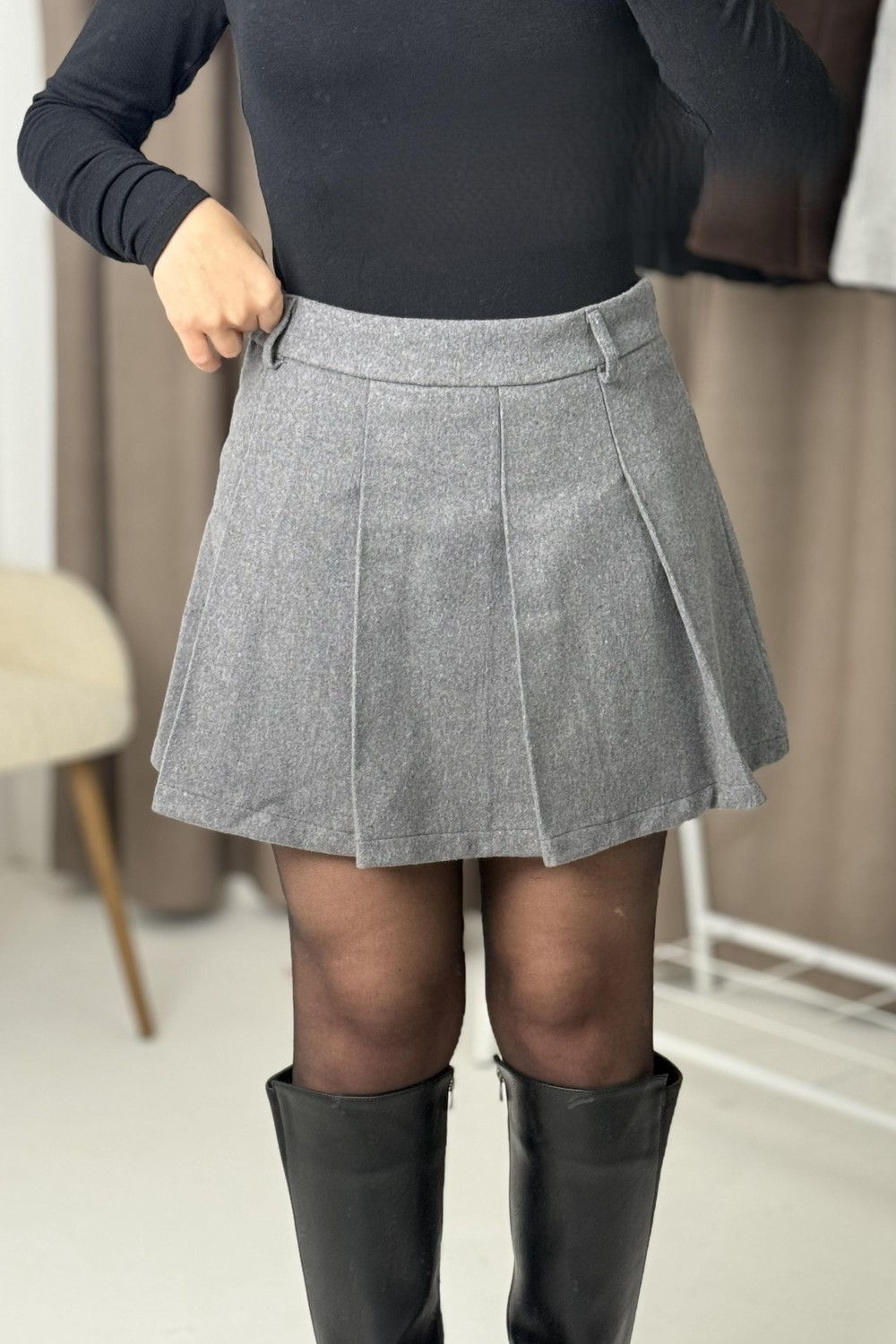 Kadın Kaşe Pileli Mini Şortlu Etek