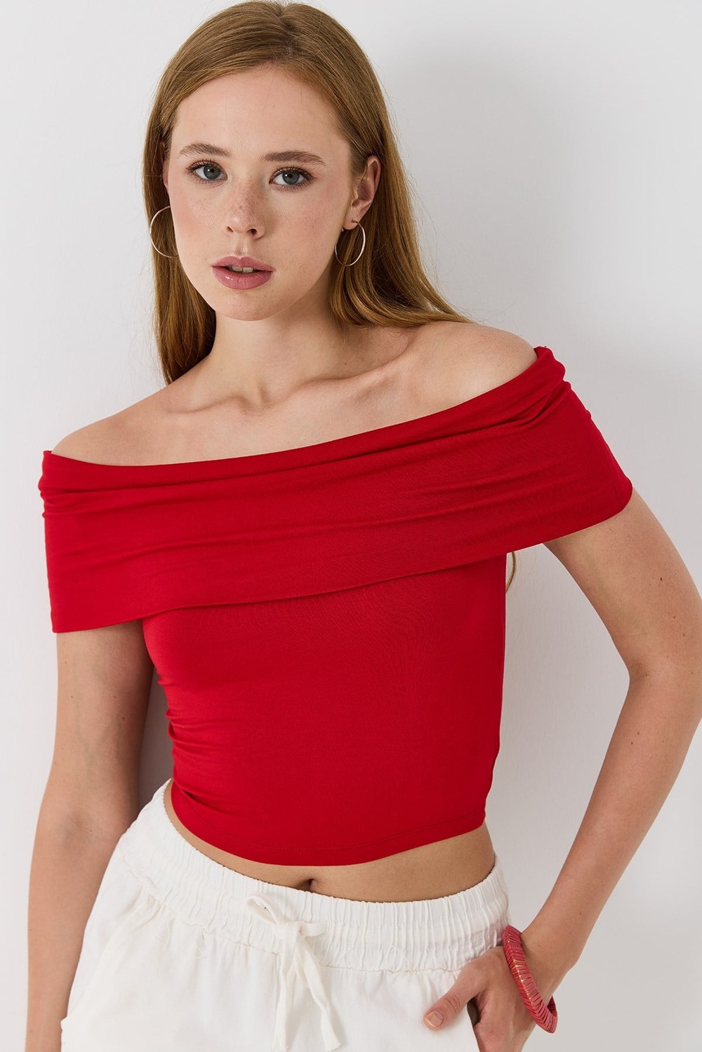 Kadın Madonna Yaka Penye Crop Bluz Kırmızı