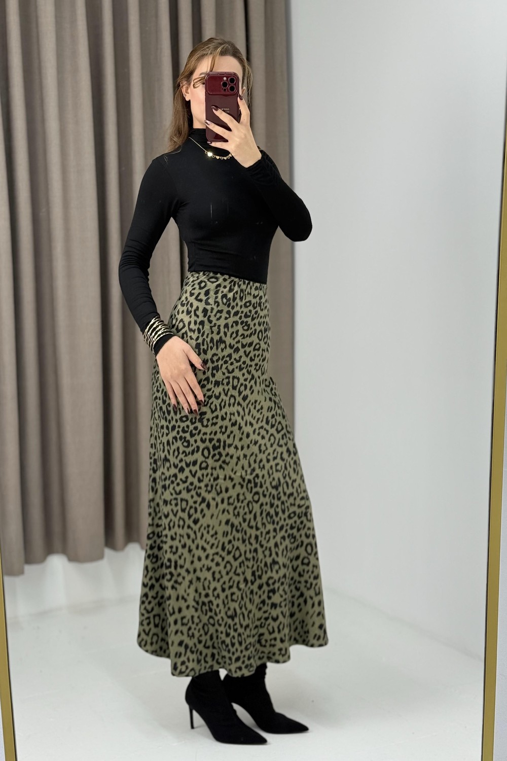 Beli Lastikli Leoparlı Saten Etek Haki