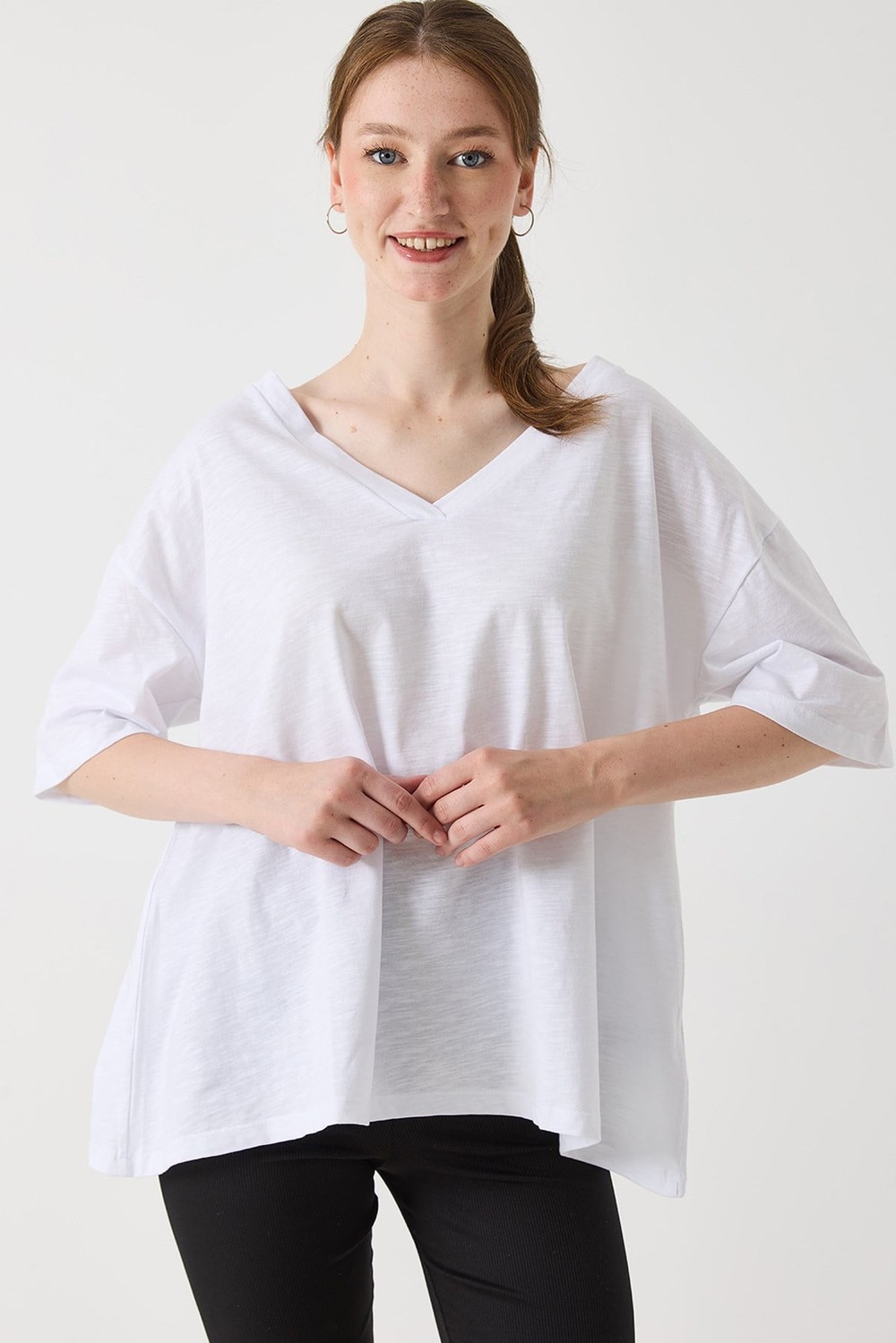 Kadın V Yaka Oversize Salaş Tshirt Beyaz