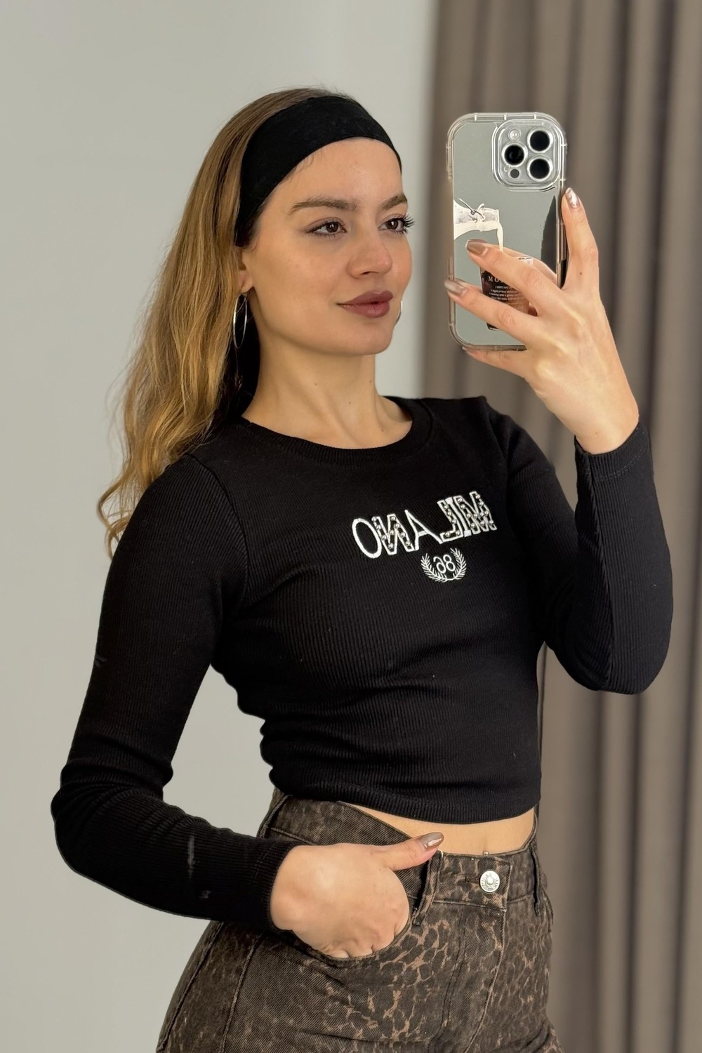 Kadın Uzun Kollu Kaşkorse Yazı Baskılı Crop Bluz Siyah