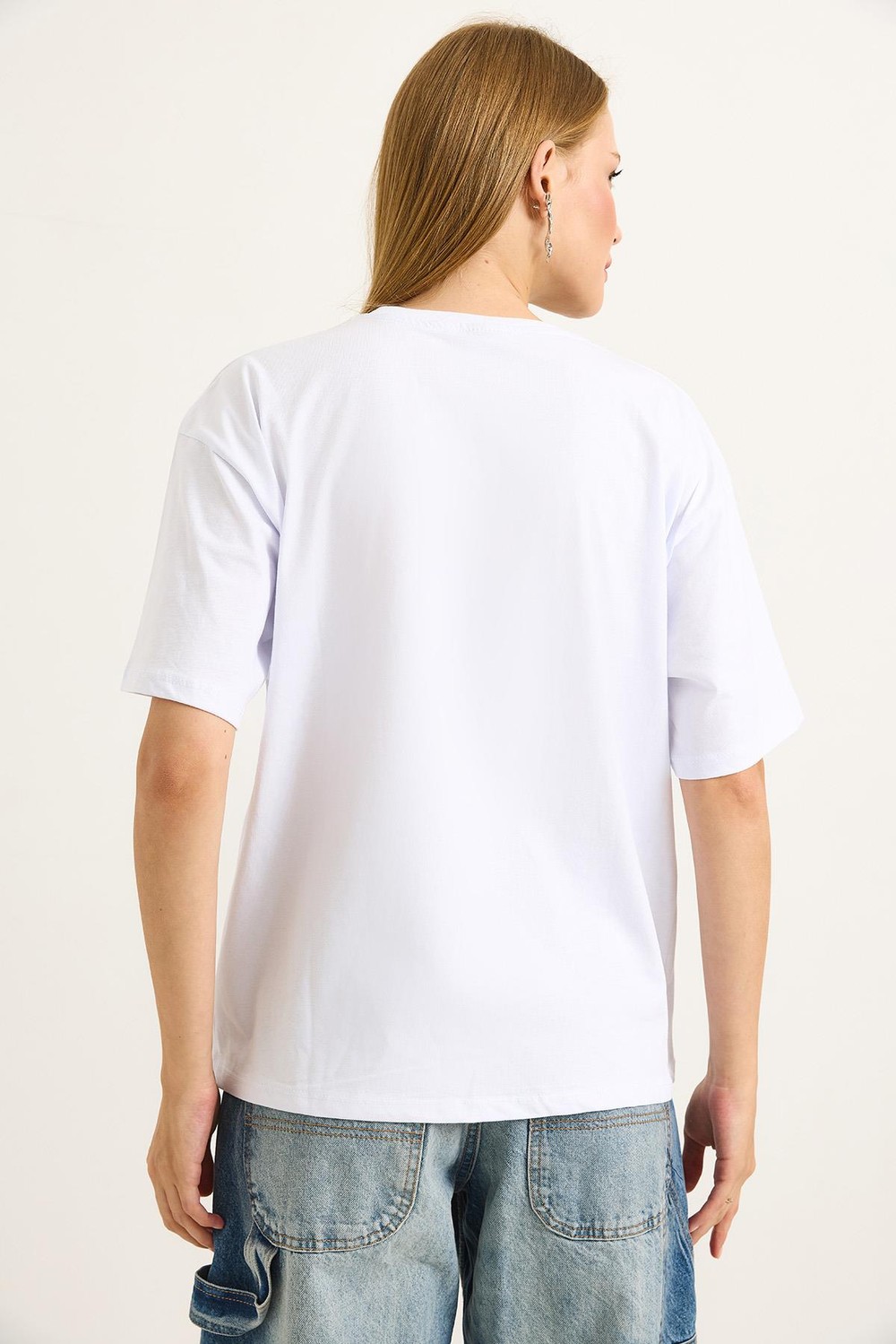 Bisiklet Yaka Rahat Kesim Nakışlı  Tshirt Beyaz