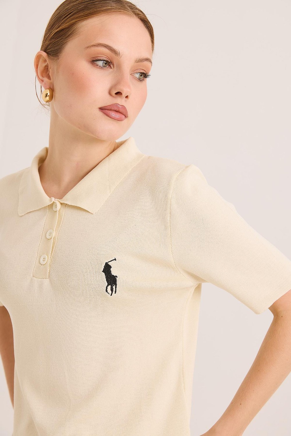 Nakışlı Polo Yaka Düğme Detaylı Triko Tshirt	Bej