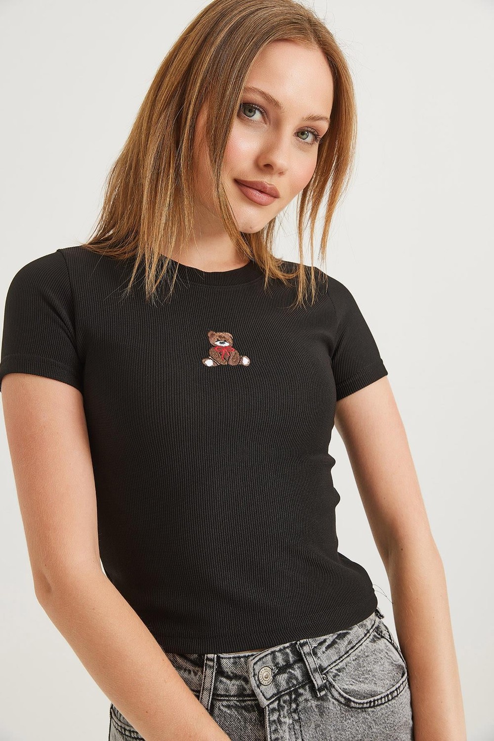 Ayıcık Nakışlı Esnek Crop Bluz Siyah