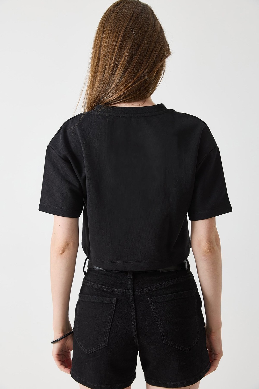 Kadın Yaka Detaylı Baskılı Crop Bluz Siyah