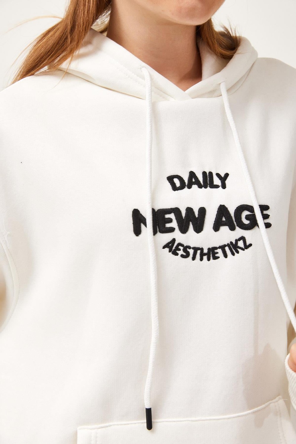 Oversize Kapüşonlu Kanguru Cepli Sweatshirt Beyaz