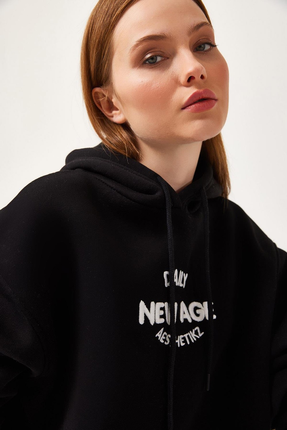 Oversize Kapüşonlu Kanguru Cepli Sweatshirt Siyah
