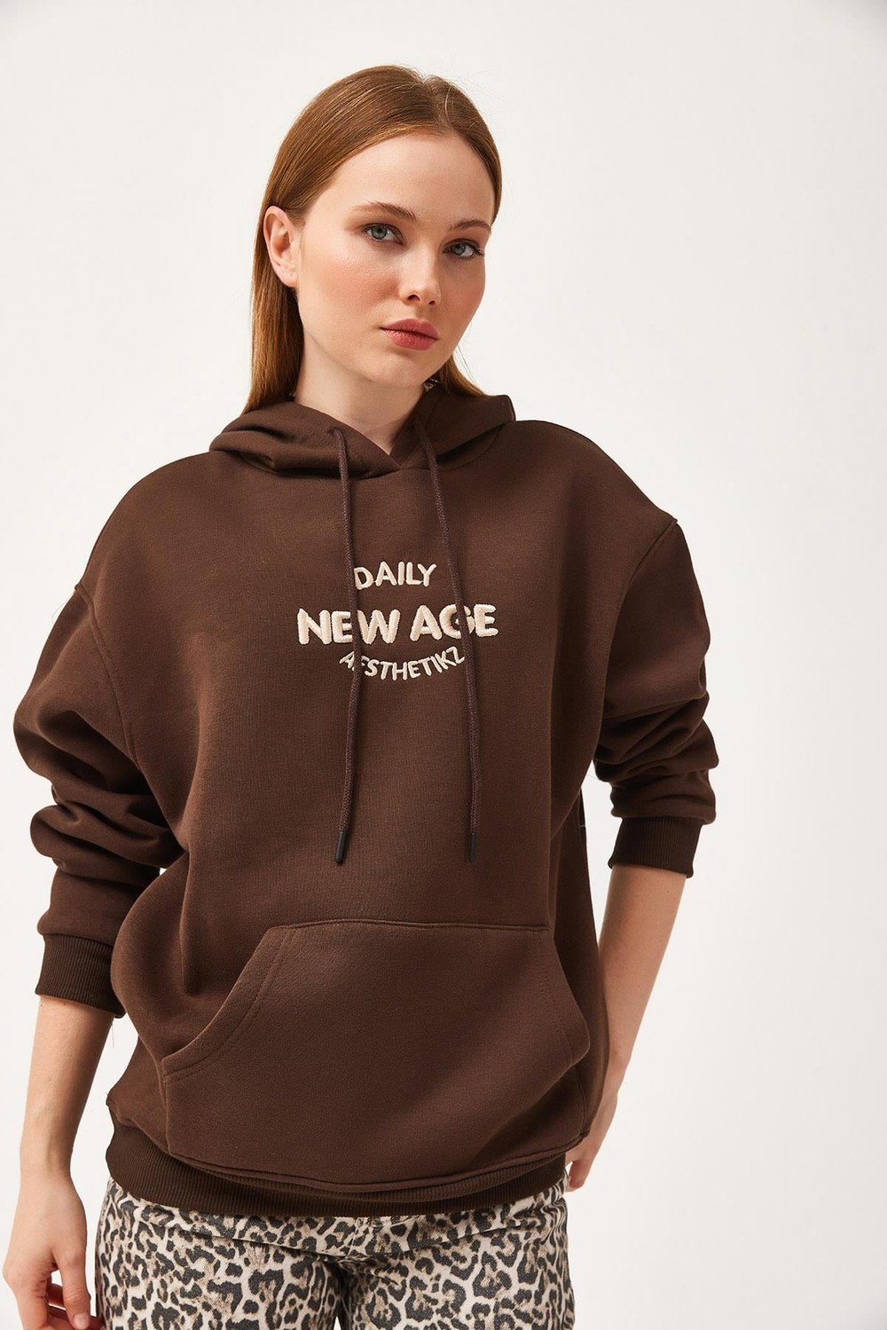 Oversize Kapüşonlu Kanguru Cepli Sweatshirt Kahve